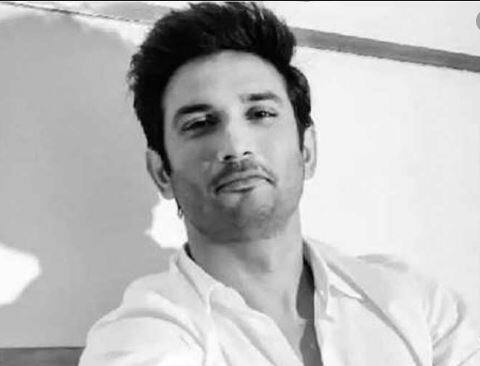 सुशांत सिंह राजपूत ने 14 जून 2020 को अपने ही घर में फांसी लगाकर खुदकुशी कर ली. उनकी मौत के बाद सामने आया कि वो क्रिनिकल डिप्रेशन से गुजर रहे थे और इसी के चलते उन्होंने अपनी जिंदगी खत्म कर ली.