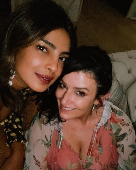 In Pics: Priyanka Chopra is only younger than her mother-in-law, see here interesting bonding of mother-in-law