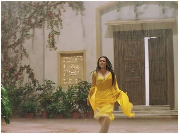 बॉलीवुड के बड़े-बड़े स्टार्स के असली घरों में हुई थी इन फिल्मों की शूटिंग