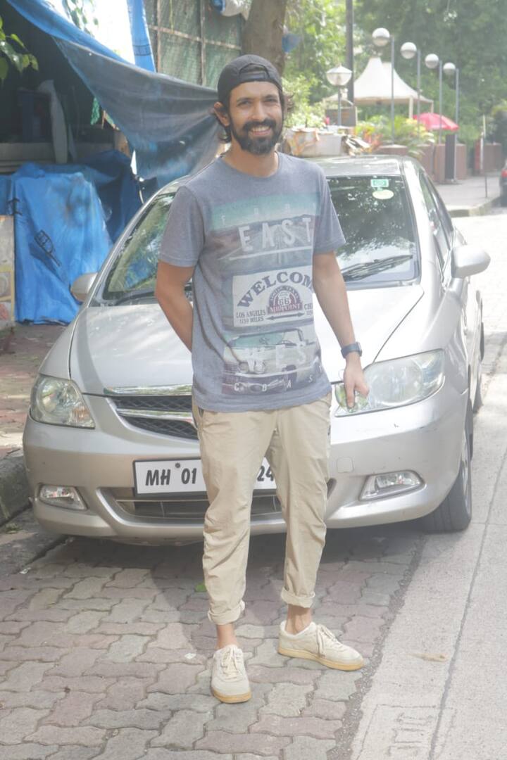गिन्नी वेड्स सनी, हसीन दिलरुबा, 14 फेरे, मुंबईकर, लव होस्टल जैसी कई फिल्म्स विक्रांत मैसी की झोली में हैं, जिनमें वो एक बार फिर कमाल करते हुए दिखाई देंगे.