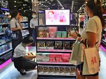 कंज्यूमर कॉन्फिडेंस इंडेक्स को भारी झटका, जुलाई में अब तक के निचले स्तर पर