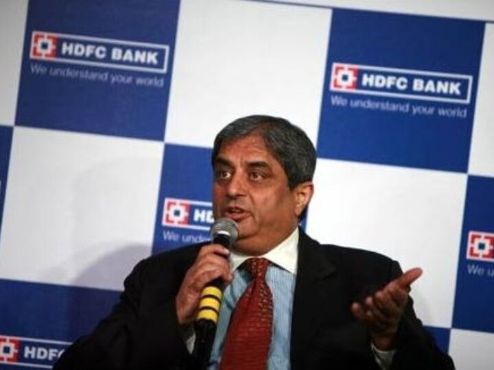 Aditya puri sold HDFC Bank stocks worth more then 842 crore rupees आदित्य पुरी ने HDFC बैंक के 842 करोड़ रुपये के शेयर बेचे, हिस्सेदारी घटकर 0.01 फीसदी पर आई