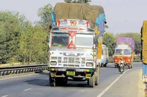 पड़ेगी महंगाई की मार, 20 फीसदी तक बढ़ सकता है ट्रक भाड़ा Truckers may increase carriage fee, may put pressure on inflation पड़ेगी महंगाई की मार, 20 फीसदी तक बढ़ सकता है ट्रक भाड़ा