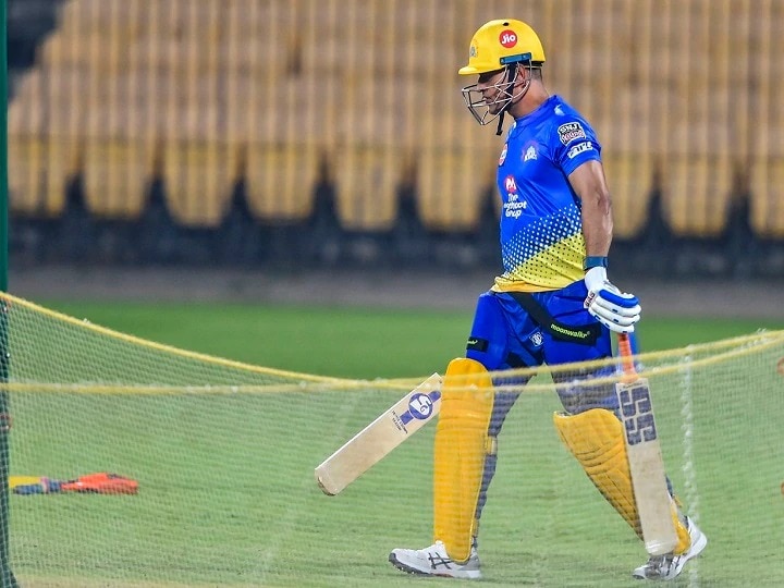 CSK batting coach Michael Hussey reveals MS Dhoni batting position for IPL 2020 चेन्नई सुपर किंग्स के बैटिंग कोच माइकल हसी ने किया खुलासा, धोनी इस नंबर पर करेंगे बल्लेबाजी