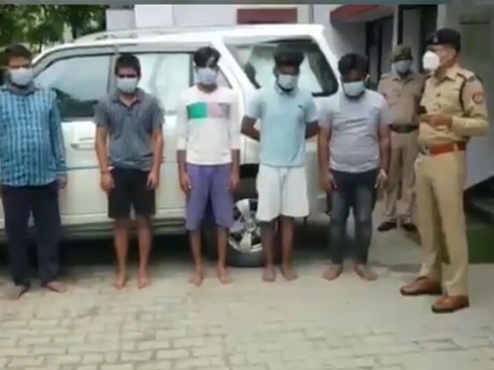 Ghaziabad police arrested nine accused over attack on journalist Vinod Joshi यूपी: पत्रकार पर हमले के मामले में 9 आरोपी गिरफ्तार, चौकी प्रभारी सस्पेंड