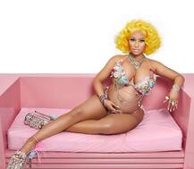 बिकिनी में बेबी बंप फ्लॉन्ट करते हुए निक मिनाज ने अनाउंस की प्रेग्नेंसी, यहां देखें खास तस्वीरें