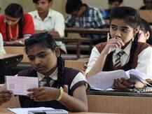 हिटलर, निष्पक्ष चुनाव और प्रमुख राष्ट्रीय व क्षेत्रीय दल के बारे में इस साल नहीं पढ़ेंगे उत्तर प्रदेश के छात्र