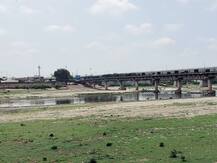 यूपी: लॉकडाउन में मिली राहत के बाद आगरा में बदला यमुना का स्वरूप, नाले में तब्दील हुई नदी