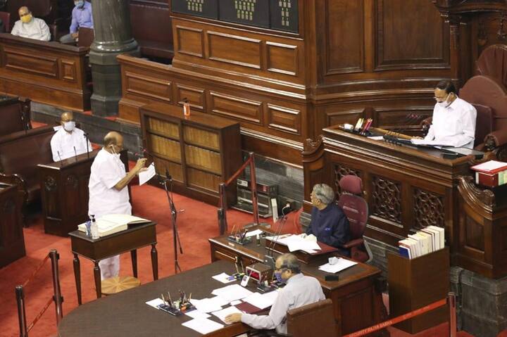  सिंधिया के अलावा NCP प्रमुख शरद पवार ने भी पद की शपथ ली. महाराष्ट्र से शरद पवार के अलावा उदयनराजे भोसले (बीजेपी), रामदास अठावले (आरपीआई), प्रियंका चतुर्वेदी (शिवसेना), राजीव सातव (कांग्रेस), शरद पवार (एनसीपी), फौजिया तहसीन खान (एनसीपी), भगवत किसनराव कराड (बीजेपी) , प्रियंका चतुर्वेदी और मल्लिकार्जुन खड़गे की शपथ ली.