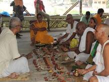 यूपी: कर्मकांड पर टैक्स लगाए जाने का पुरोहित महासभा ने किया विरोध, कहा-मरते दम तक लडेंगे