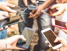 जानिए: स्मार्टफोन यूज़ करते समय ये गलतियां पड़ सकती हैं बहुत भारी