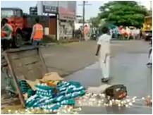 इंदौर में 100 रुपए नहीं देने पर निगम कर्मियों ने पलटा अंडो से भरा ठेला, सोशल मीडिया पर वायरल हुआ वीडियो