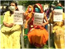 राजस्थान: सड़कों पर उतरी कांग्रेस, BJP के खिलाफ जिला मुख्यालयों पर कार्यकर्ताओं ने किया धरना-प्रदर्शन