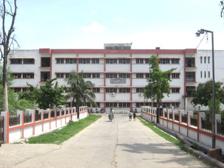 Exclusive: पटना NMCH से गायब कोरोना संक्रमित की उम्र को लेकर संशय, 55 की जगह रिपोर्ट में लिखा 25 साल Bihar: Doubt over the age of coronavirus infected patient who missing from Patna NMCH- ann Exclusive: पटना NMCH से गायब कोरोना संक्रमित की उम्र को लेकर संशय, 55 की जगह रिपोर्ट में लिखा 25 साल