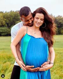 In Pics: हार्दिक पंड्या ने प्रेगनेंट पत्नी नताशा के साथ कराया रोमांटिक फोटोशूट, यहां देखिए बेबी बंप फ्लॉन्ट करते तस्वीरें