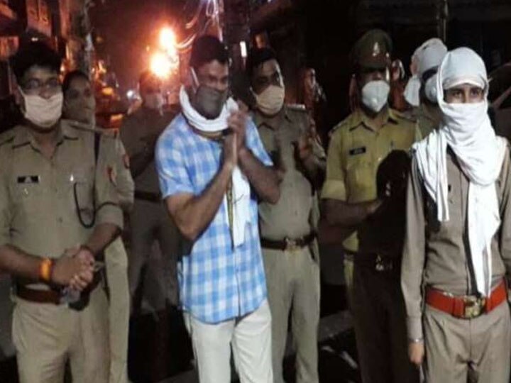 sultanpur police caught sp Shivhari Meena during lockdown यूपी: सुल्तानपुर के एसपी ने भेष बदलकर किया ये काम, पुलिसकर्मियों को मिल गया इनाम