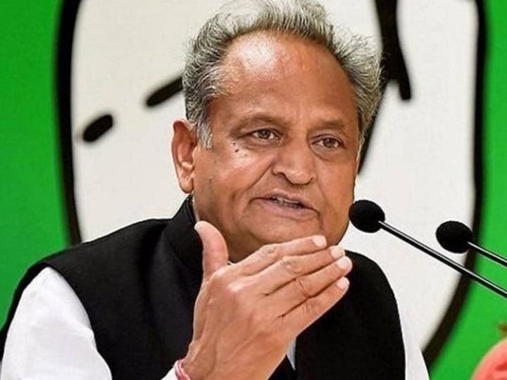 Farmers protest Rajasthan CM Ashok Gehlot says President must be under so much pressure that 4 CMs wanted to meet him but he could not meet them Farmers protest: अशोक गहलोत बोले- राष्ट्रपति पर भारी दबाव, 4 राज्यों के CM चाह कर भी नहीं कर पा रहे मुलाकात