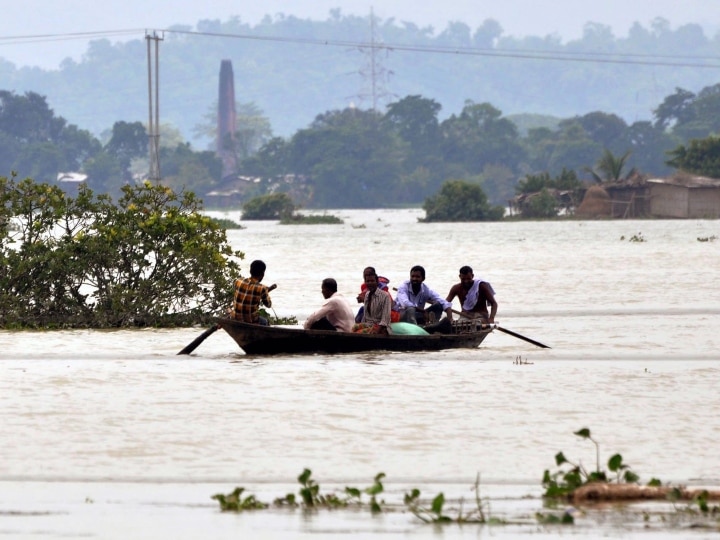 Flood situation gradually improving in Assam with more than 84 thousand people in 10 districts still affected असम में बाढ़ की हालत में धीरे-धीरे हो रहा सुधार, अभी भी 10 जिलों में 84 हजार से ज्यादा लोग प्रभावित