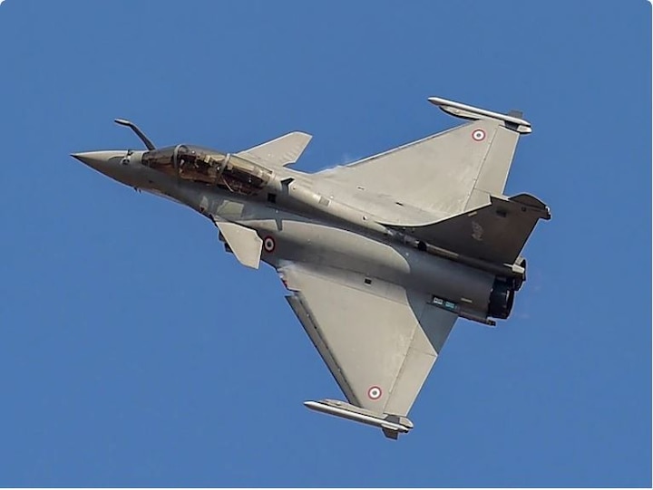 Rafale fighters take off from France for India भारत आने के लिए फ्रांस से 5 राफेल फाइटरजेट ने भरी उड़ान, 29 जुलाई को वायुसेना में होंगे शामिल