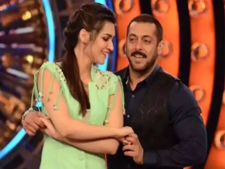 When Kriti Sanon became 'Nandni' in front of Salman Khan and said 'Hum Dil De Chuke Sanam' जब कृति सेनन बनी सलमान खान के सामने ‘नंदनी’ और कह दिया 'हम दिल दे चुके सनम', देखिए वीडियो