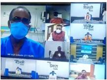मध्य प्रदेश: सीएम शिवराज ने अस्पताल में बनायी चाय,  वीडियो कांफ्रेंस से की कैबिनेट मीटिंग