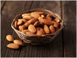 Healthy Diet Tips: बादाम, मूंगफली और अखरोट में से कौन सा नट्स है ज्‍यादा हेल्‍दी, जानें इनके फायदे और पोषक तत्‍व