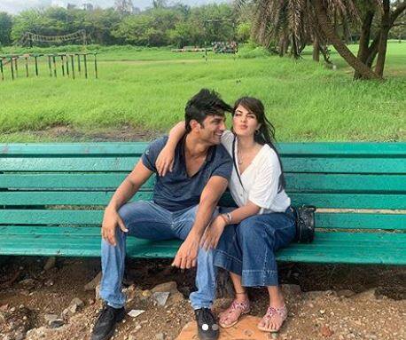  दर्ज प्राथमिकी में रिया पर पैसा ठगने का भी आरोप लगाया गया है वहीं सुशांत को भावनात्मक लड़का बताया गया है. इधर, पटना सेंट्रल रेंज के आईजी संजय कुमार ने कहा कि दर्ज प्राथमिकी में प्यार में फंसाकर आत्महत्या के लिए उकसाने का आरोप है. 