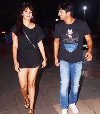 पटना में दर्ज प्राथमिकी के सिलसिले में पटना पुलिस की एक टीम मुंबई पुहंच गई है और मामले की जांच में जुट गई है. सूत्रों का कहना है कि पटना पुलिस वहां इस मामले में कुछ लोगों से पूछताछ भी करेगी. 