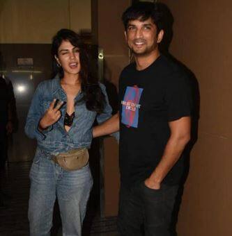 उल्लेखनीय है कि पटना के रहने वाले सुशांत मुंबई के बांद्रा स्थित अपने फ्लैट में 14 जून को कथित तौर पर आत्महत्या कर ली थी. सुशांत काफी कम समय में बॉलीवुड में सफल अभिनेताओं में शामिल हो चुके थे. भारतीय क्रिकेट टीम के कप्तान महेंद्र सिंह धोनी पर बनी फिल्म 'एम एस धोनी द अनटोल्ड स्टोरी' में इनकी भूिमका काफी चर्चित रही थी. 