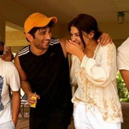  सुशांत की आत्महत्या को लेकर कई संगठनों ने इस मामले की जांच केंद्रीय जांच ब्यूरो (सीबीआई) से कराने की मांग की थी. मुंबई पुलिस हालांकि इस मामले की जांच कर रही है और अब तक कई लोगों से पूछताछ कर चुकी है.