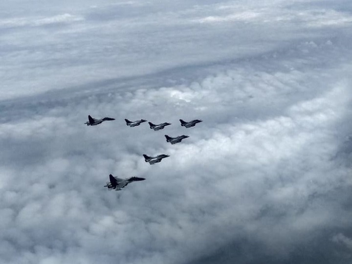 Rafale aircraft will be formally inducted into the Air Force on Thursday गुरूवार को औपचारिक रूप से वायुसेना में शामिल किए जाएंगे राफेल विमान