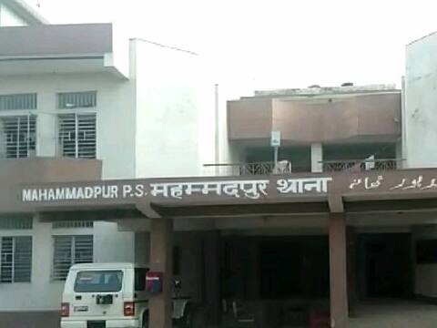 थाने में दारोगा महिला पुलिसकर्मी के साथ कर रहा था छेड़खानी, पुलिस ने किया गिरफ्तार थाने में दारोगा महिला पुलिसकर्मी के साथ कर रहा था छेड़खानी, पुलिस ने किया गिरफ्तार