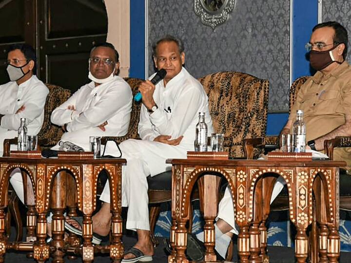 Rajasthan CM Ashok Gehlot on Horse Trading Rates सीएम अशोक गहलोत का बड़ा बयान, कहा- राजस्थान में कल रात से हॉर्स ट्रेडिंग का ‘रेट’ बढ़ा