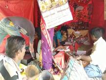 बाराबंकीः बाढ़ से बचाने के लिए गंगा मैया की पूजा शुरू, प्रशासन पर मदद न करने के आरोप