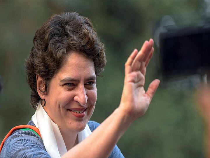 Congress Leader Priyanka Gandhi shares interesting story of her dadi Indira Gandhi on Basant Panchami बसंत पंचमी: प्रियंका गांधी ने बताया बचपन का किस्सा, कहा- जब दादी इंदिरा जेब में डालती थीं पीला रूमाल