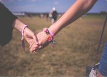 Friendship Day: सोशल मीडिया पर अपने दोस्तों को कुछ इस अंदाज में विश कर रहे हैं लोग, आप भी देखें