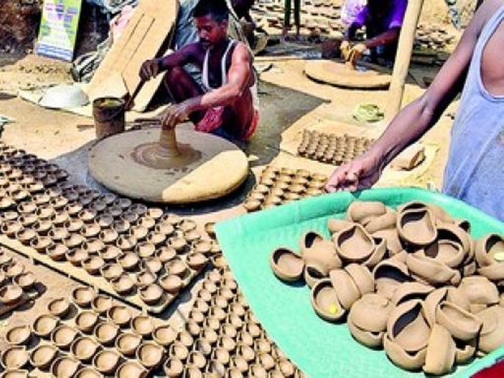 राम मंदिर भूमि पूजन को लेकर प्रयागराज में उत्सव जैसा माहौल, मिट्टी के दीयों के कारोबार में आया जबरदस्त उछाल