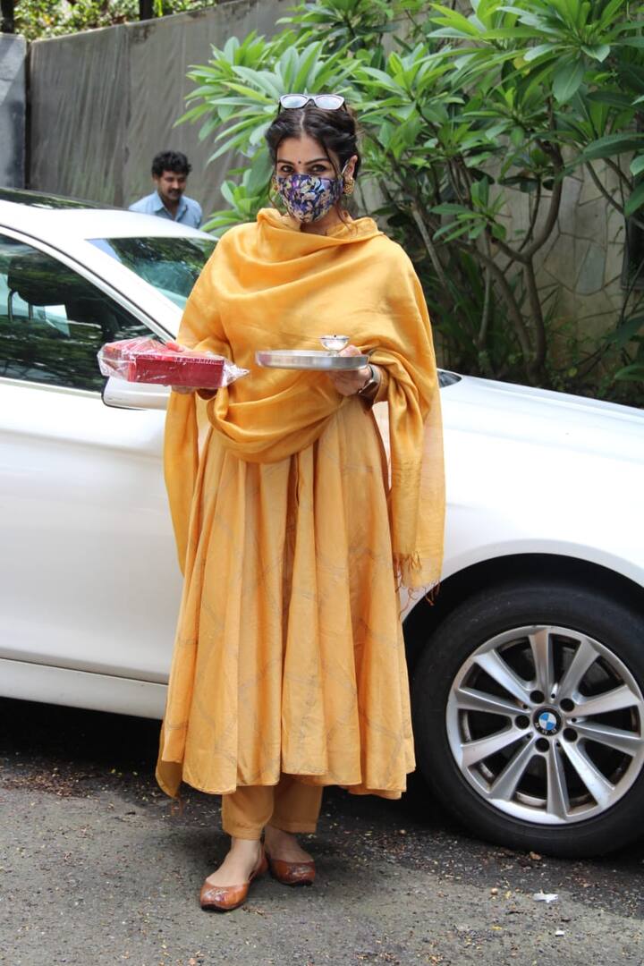 इस दौरान रवीना टंडन की काफी सारी खूबसूरत तस्वीरें हम आपके लिए लेकर आए हैं. (Photo Credit: Manav Manglani)