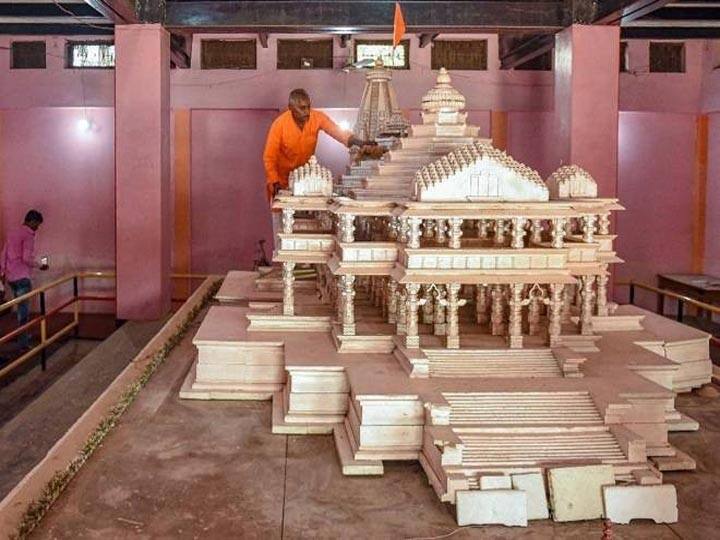 Three member of Kashi vidwat Parishad left for Ayodhya शिलान्यास समारोह के लिए काशी विद्वत परिषद का दल अयोध्या रवाना, भूमि पूजन में होगी अहम भूमिका