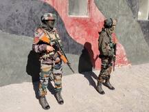 सीजफायर का उल्लंघन कर पाकिस्तान ने की LOC पर भारी गोलीबारी, भारतीय सेना के 3 जवान शहीद