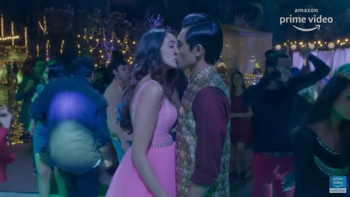 एमेज़ॉन प्राइम वीडियो की सीरीज 'बंदिश बैंडिट्स' में राधे और तमन्ना नाम के एक कैरेक्टर्स की कहानी पेश की जाएगी. फिल्म के दौरान तमन्ना के प्यार में पड़ने के बाद राधे की पूरी दुनिया पूरी तरह पलट जाती है.
