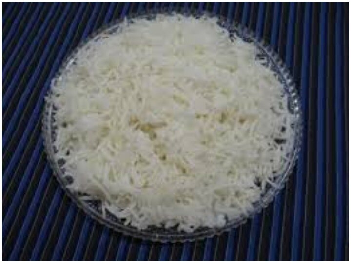 Health Tips: Eating excess rice can increase your health related issues Health Tips: लगातार चावल खाने के हैं आदी तो हो जाएं सावधान, स्वास्थ्य के लिए है नुकसान