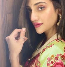 Photos: रक्षाबंधन पर नुसरत जहां ने पति संग शेयर की हॉट तस्वीरें, रोमांटिक अंदाज हो रहा है खूब वायरल