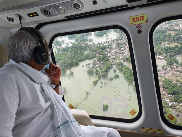 Bihar Floods: CM Nitish Kumar conducted an aerial survey of the flood affected areas विपक्ष के सवालों के बीच CM नीतीश कुमार ने किया बाढ़ प्रभावित इलाकों का दौरा