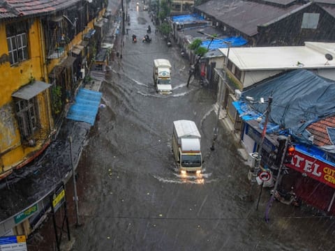भारी बारिश से मुंबई बेहाल: पीएम मोदी ने CM उद्धव ठाकरे से की बात, हरसंभव मदद का दिया भरोसा भारी बारिश से मुंबई बेहाल: पीएम मोदी ने CM उद्धव ठाकरे से की बात, हरसंभव मदद का दिया भरोसा