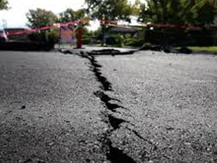 5.1 magnitude earthquake hits Iran, 34 injured ईरान में आया 5.1 तीव्रता का भूकंप, 34 लोग हुए घायल