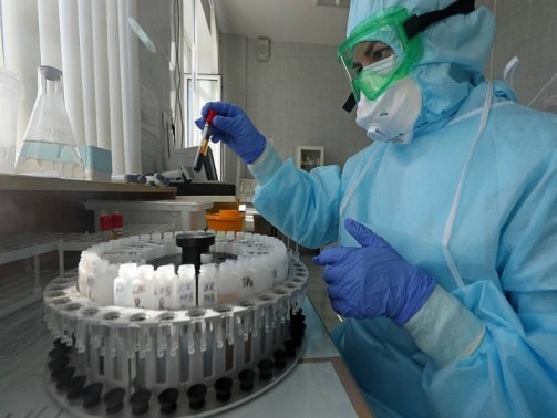 Russia Gam Covid Vac Lyo Clinical Trial completed वैक्सीन अपडेट: रुस का दावा क्लिनिकल ट्रायल 100 फीसदी सफल, ब्रिटेन बोला- नहीं करेंगे इस्तेमाल