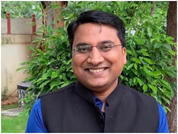 IAS Success Story: साधारण बैकग्राउंड और हिंदी मीडियम के निशांत जैन कैसे बने UPSC टॉपर? जानते हैं Success Story Of IAS Topper Nishant Jain IAS Success Story: साधारण बैकग्राउंड और हिंदी मीडियम के निशांत जैन कैसे बने UPSC टॉपर? जानते हैं