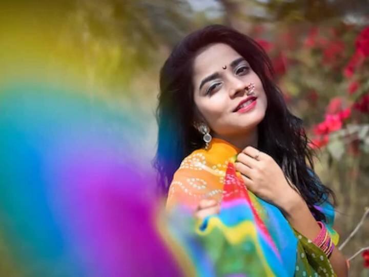 'क्राइम पेट्रोल', 'लाल इश्क' और 'मेरी दुर्गा' जैसे सीरियल्स में काम कर चुकीं अभिनेत्री प्रेक्षा मेहता ने 25 मई की रात को इंदौर स्थित अपने घर में फांसी लगाकर आत्महत्या की. प्रेक्षा 25 साल की थीं. प्रेक्षा ने खुदकुशी करने से पहले अपनी आखिरी इंस्टा स्टोरी में लिखा था