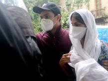 सुशांत सिंह राजपूत केस: उलझती जा रही 15 करोड़ रुपये की गुत्थी, सोमवार को फिर रिया से पूछताछ करेगी ED